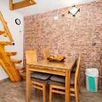 House With Wifi - 18784