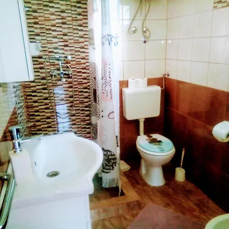 House With A Parking Space - 18784 Дом отдыха